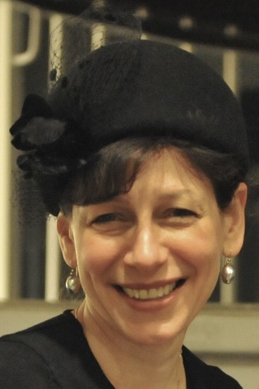 Rabbi Tina Grimberg headshot